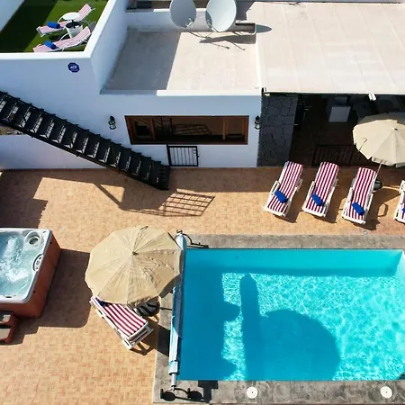 Aurelia-pool, Jacuzzi And Solarium Villa Playa Blanca