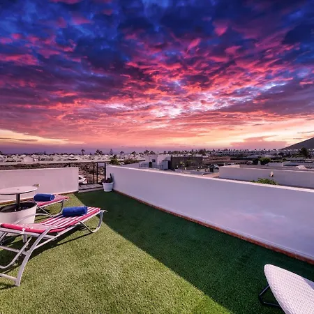 Aurelia-pool, Jacuzzi And Solarium Playa Blanca