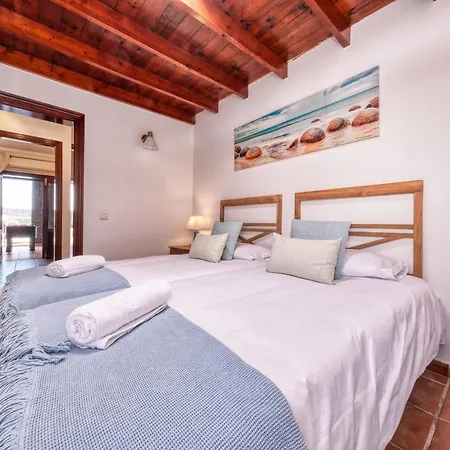 Aurelia - Pool, Jacuzzi, Bbq And Ping-pong By Lanzarote Villa *
