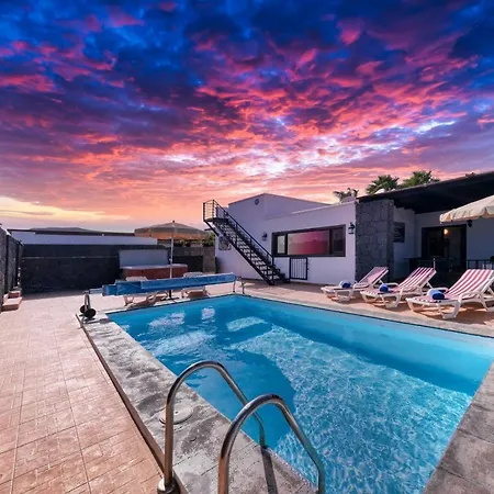 Aurelia-pool, Jacuzzi And Solarium Playa Blanca