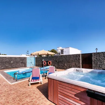 Aurelia - Pool, Jacuzzi, Bbq&ping-pong By Lanzarote *